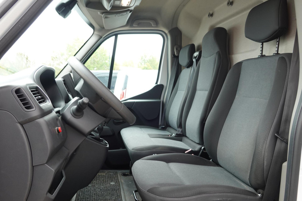 Renault Master t33 2.3 dci 135 l2h2 met laadklep