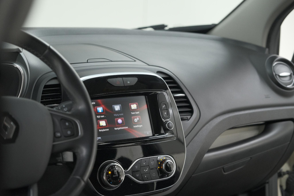Renault Captur tce 90 intens | trekhaak | camera | navigatie | parkeersenso