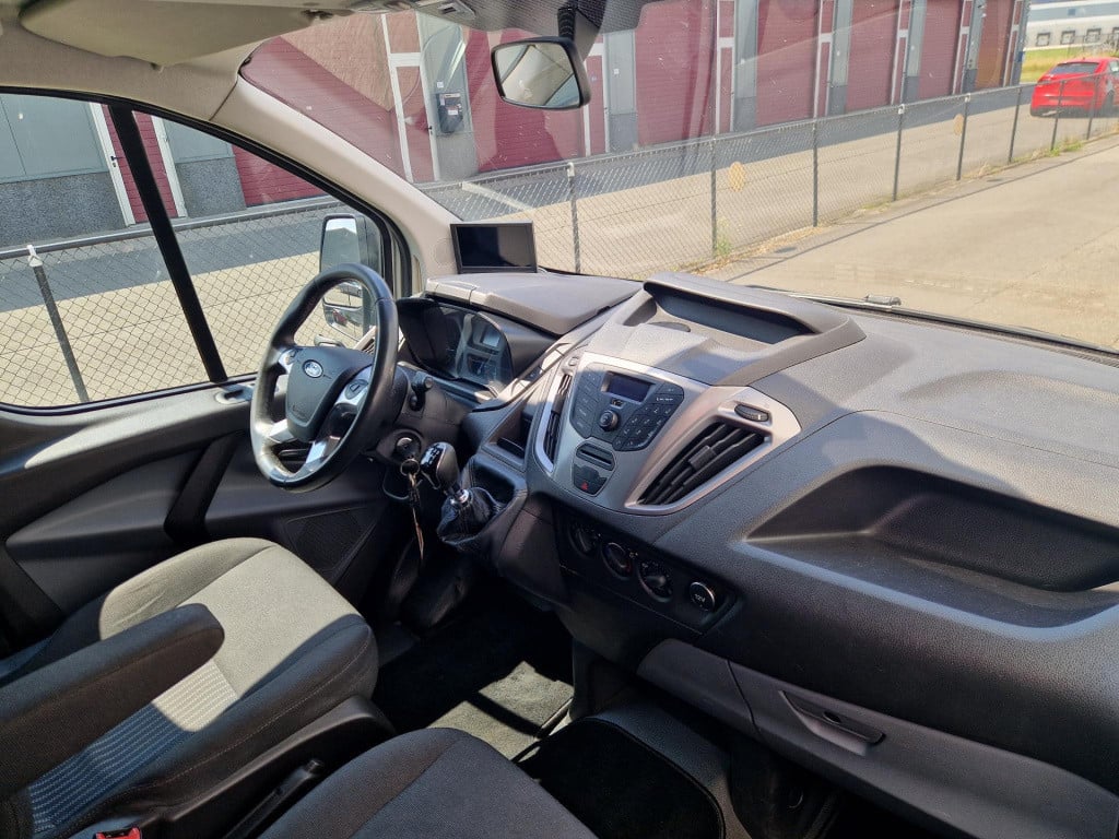 Ford Transit Custom 290 2.2 tdci l2h1 ambiente dc in zeer goede staat met n