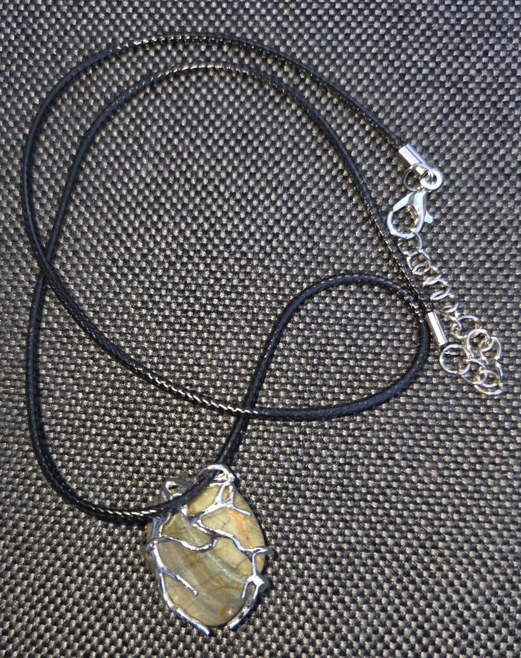 Hand gemaakte sieraad (Ketting)