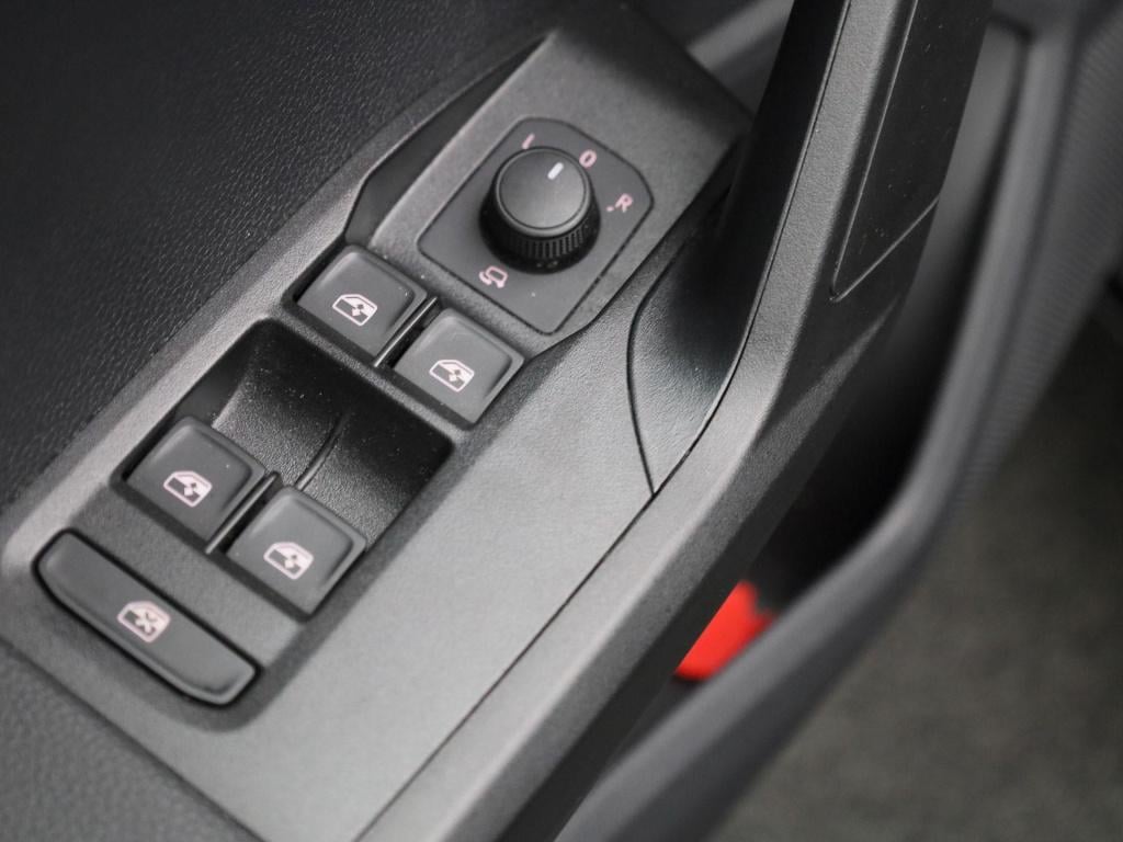 Seat Ibiza 1.0 tsi style business intense | navigatie | climate control | p