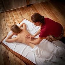 Massage voor vrouw door vrouw