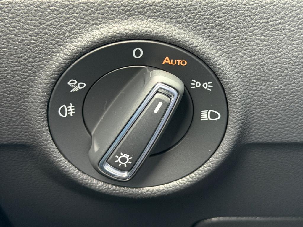 Volkswagen T-roc 1.5 tsi 150pk dsg r-line | trekhaak | camera | keyless | e