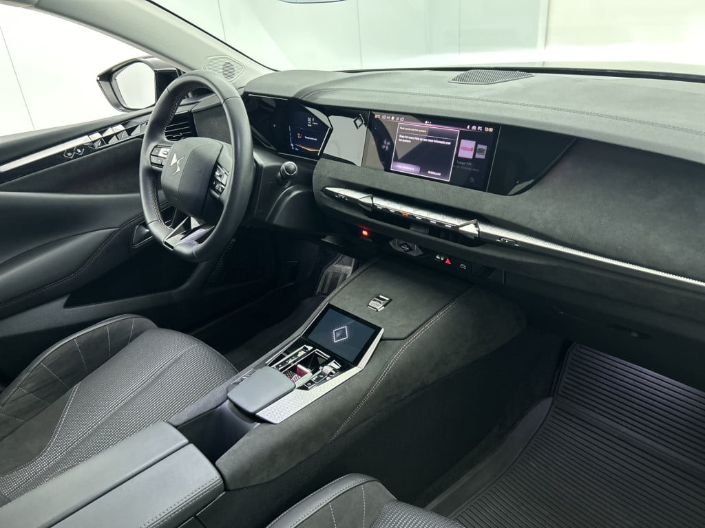 Ds Ds 4 e-tense performance line+ | rijklaar | trekhaak achter |