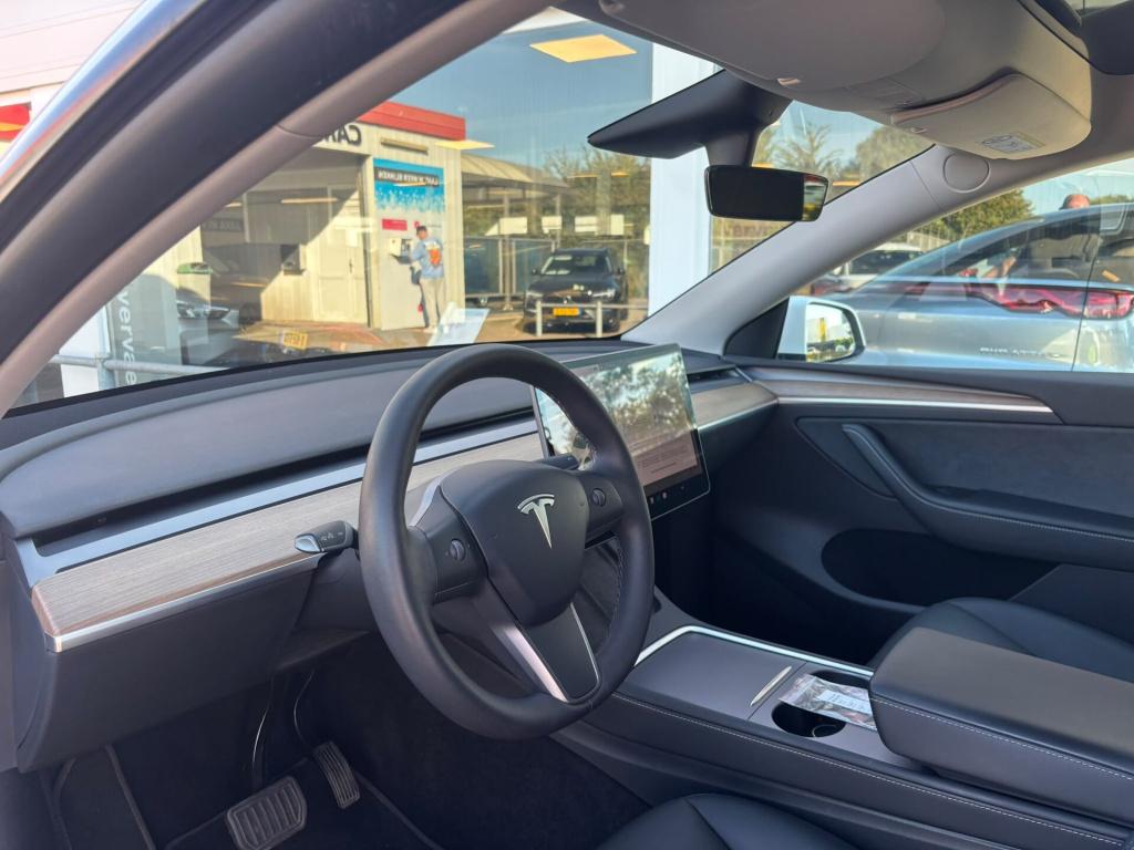 Tesla Model Y long range awd 75 kwh