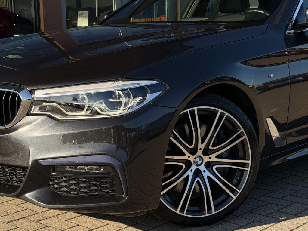 BMW 5 Serie 540i xdrive m-sport | harman kardon | acc |schuif/kanteldak | m