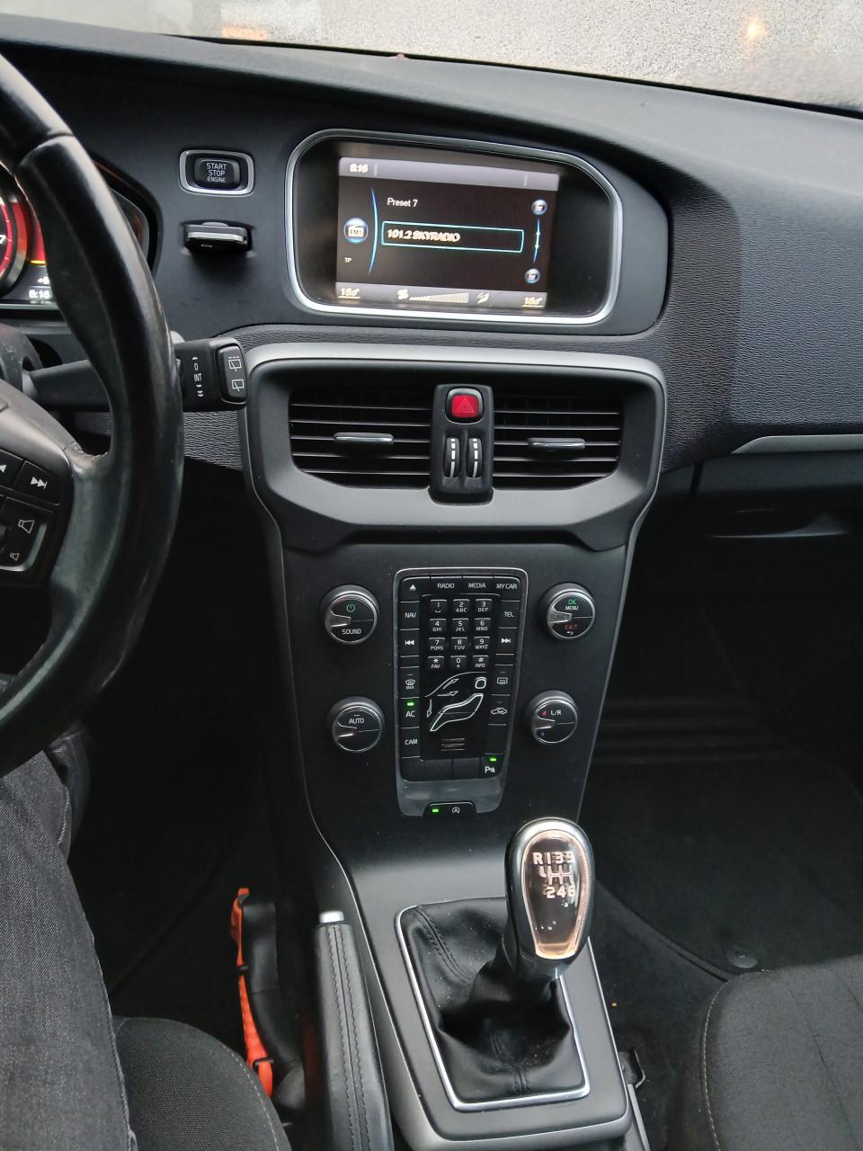 Volvo V40 T3 200 pk