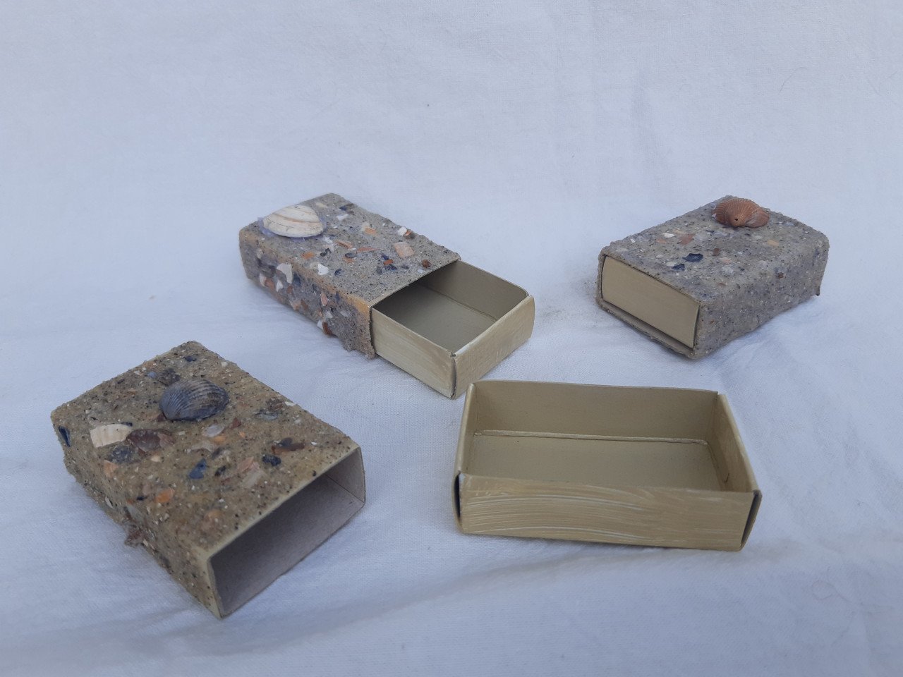 24 kleine cadeau doosjes met schelpje, strand thema
