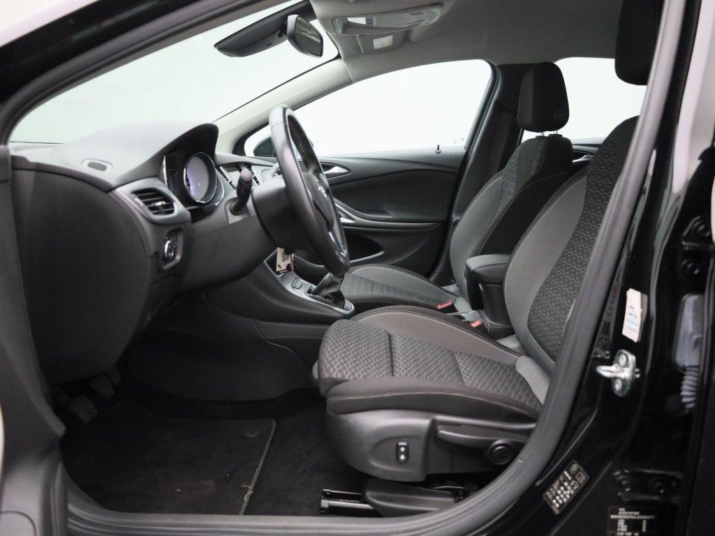 Opel Astra 1.2 business edition | parkeer sensoren | cruise control | dab |