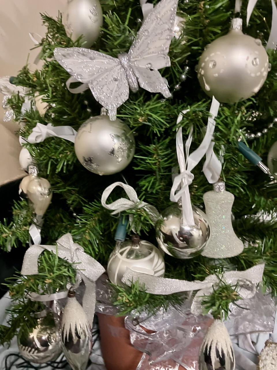 Kunstkerstboom, kant en klaar met lichtjesm