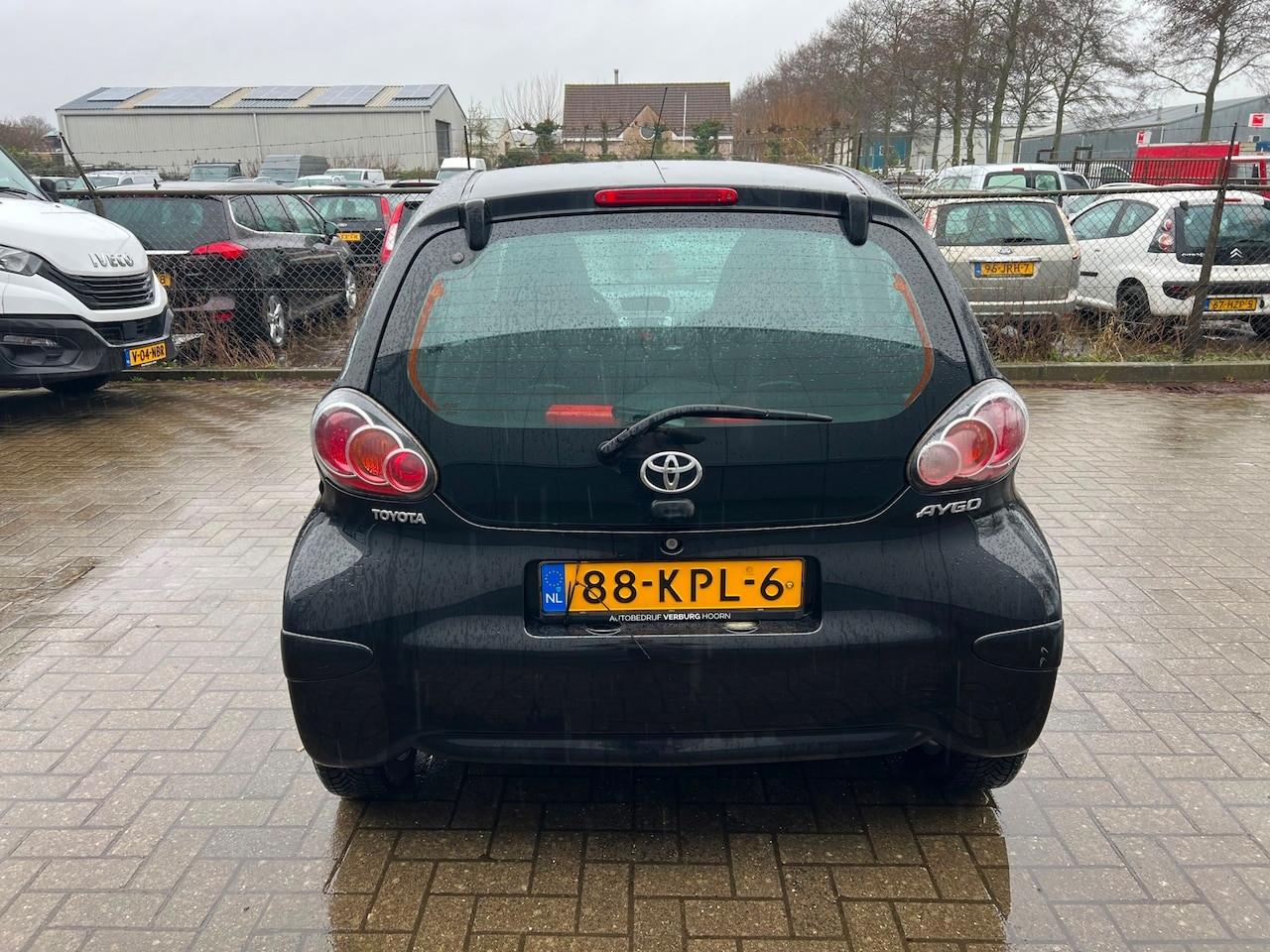 Toyota Aygo 1.0-12V Access 122.868KM Jaar apk