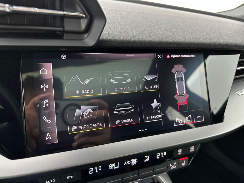 Audi A3 sportback 35 tfsi s-line pano matrix leder carplay