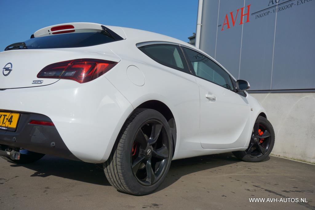 Opel Astra gtc 1.4 turbo sport