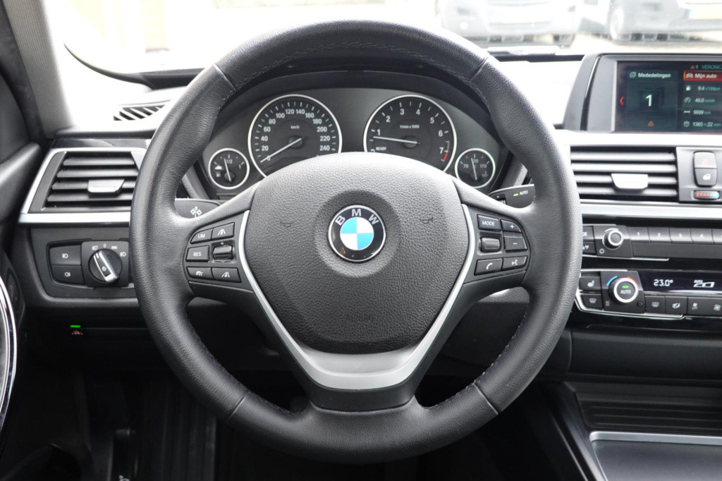 BMW 3-serie 320i executive