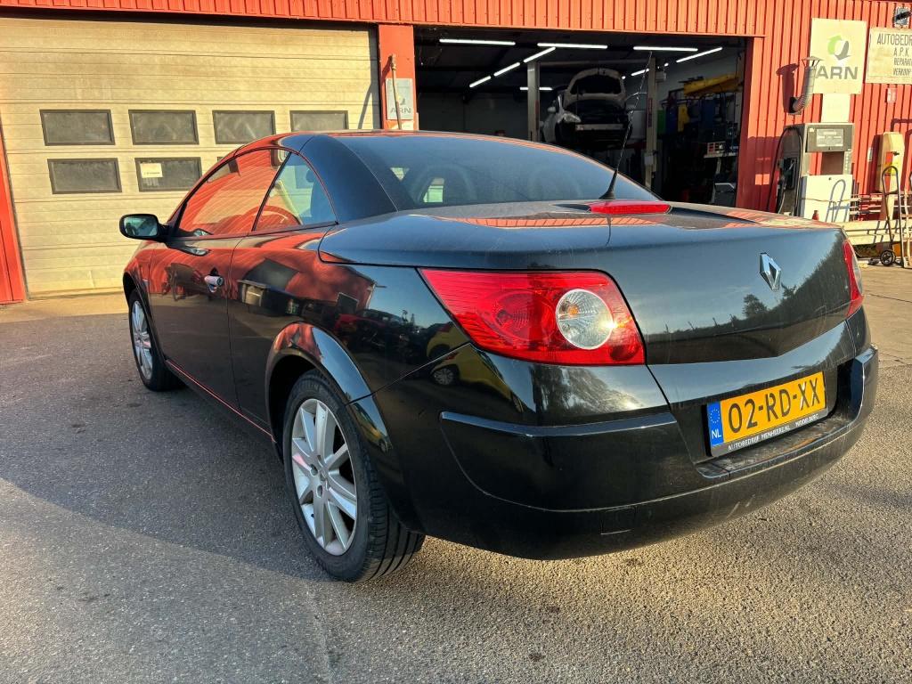 Renault Megane coupé-cabriolet 2.0-16v priv.luxe