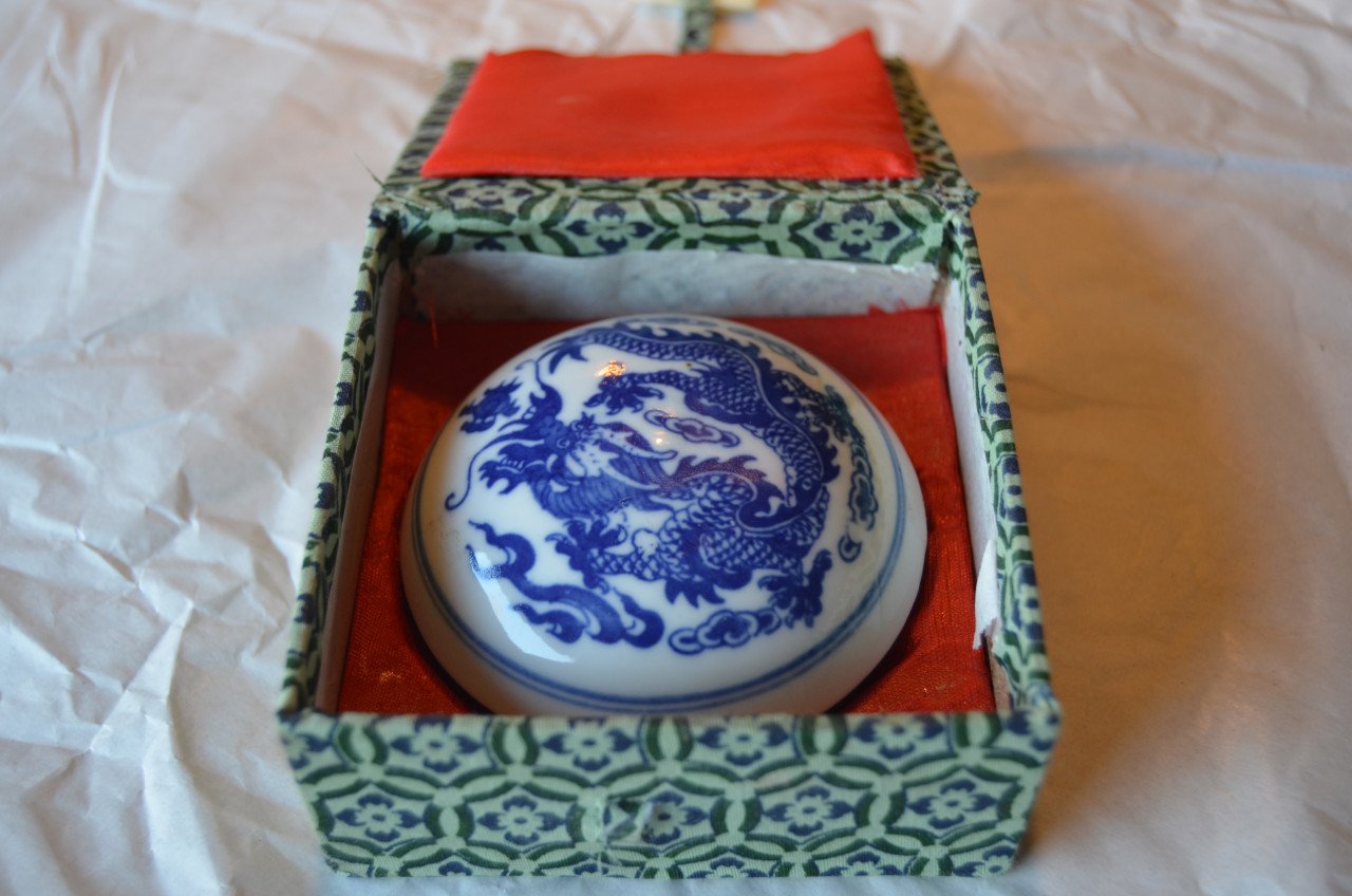 Chinees porseleinen doosje met zegellak