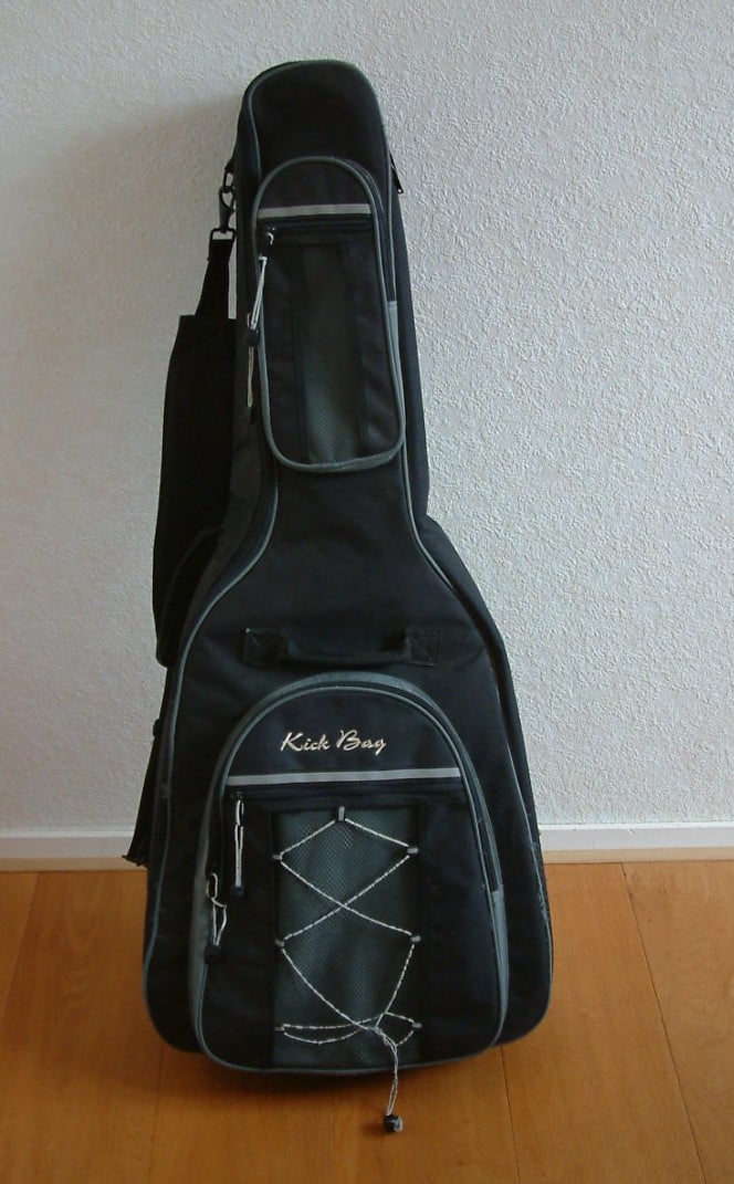 Western Vanderson gitaar met goede rugtas  zo goed als nieuw gitaar