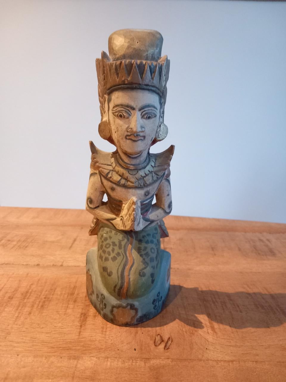 Hout gesneden Aziatisch beeldje