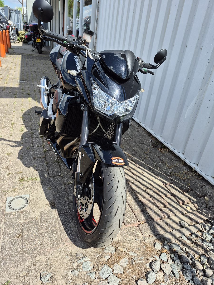 Kawasaki Z750 uit 2009 met veel extra's