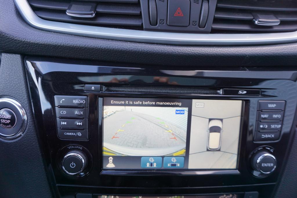 Nissan Qashqai 1.2 tekna panoramadak / navi / cruise / lm velgen / 360 came