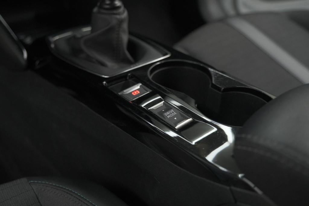 Peugeot 208 puretech 100 pk allure | apple carplay | parkeersensoren | lich