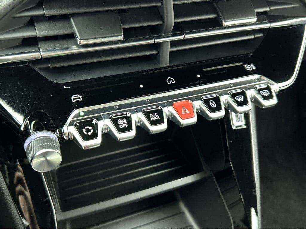 Peugeot E-2008 ev style 50 kwh | rijklaar |