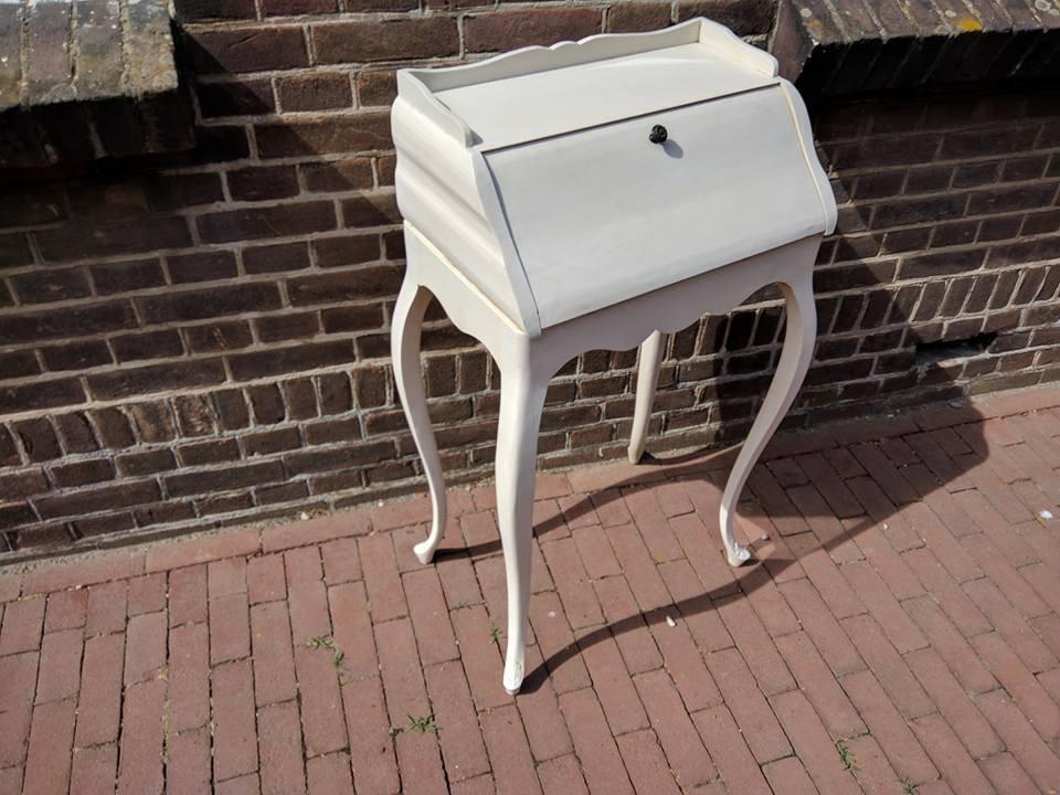 NACHTKASTJES IN DIVERSE MATEN EN MODELLEN, MAAR OOK VEEL ANDERE ITEMS