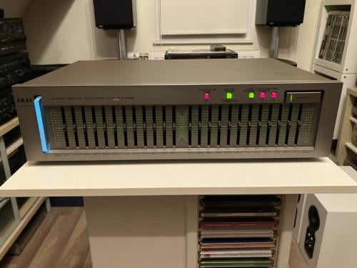 Akai EA-G90 top of the line equalizer bijzondere kleur