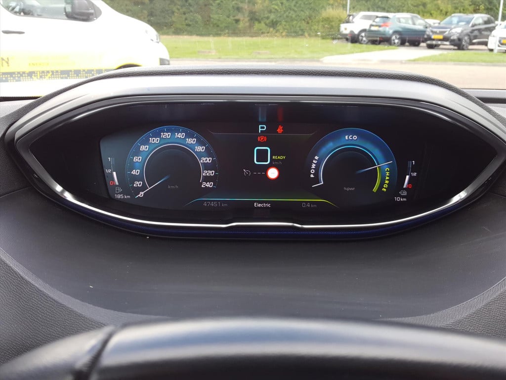 Peugeot 3008 1.6 plug-in hybrid 225pk allure pack business automaat navigat