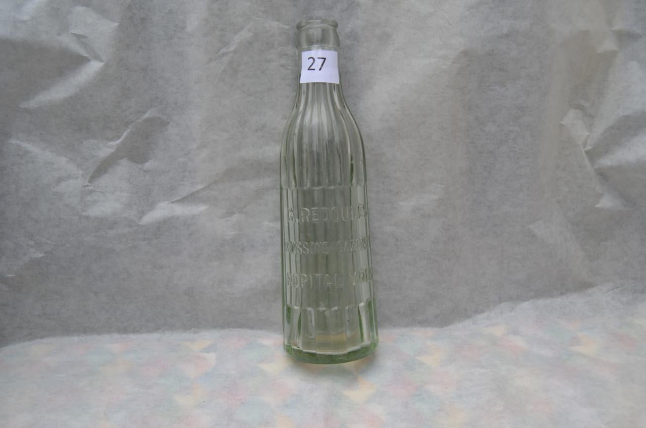 Nog een paar oude soda-, bier- en wijnflessen 19e eeuws