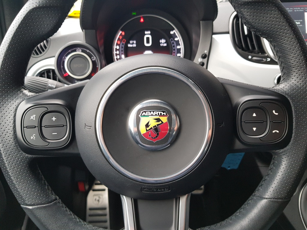 Abarth 500 1.4 t-jet abarth 595 - 145 pk