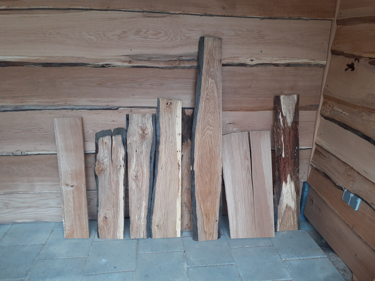 Te koop: stukken eikenhout.  Planken,  Schaaldelen.