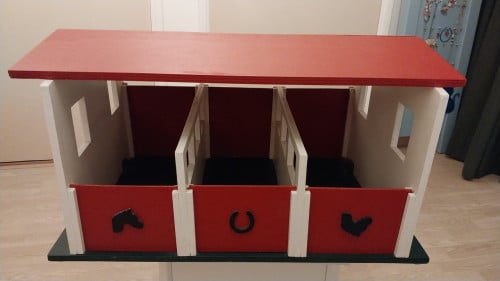 Houten speelgoed (paardenstal)