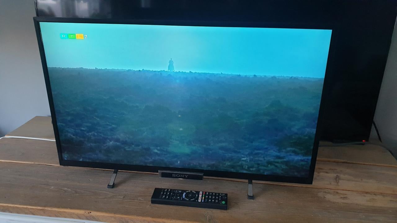 Sony Full HD TV 32 inch