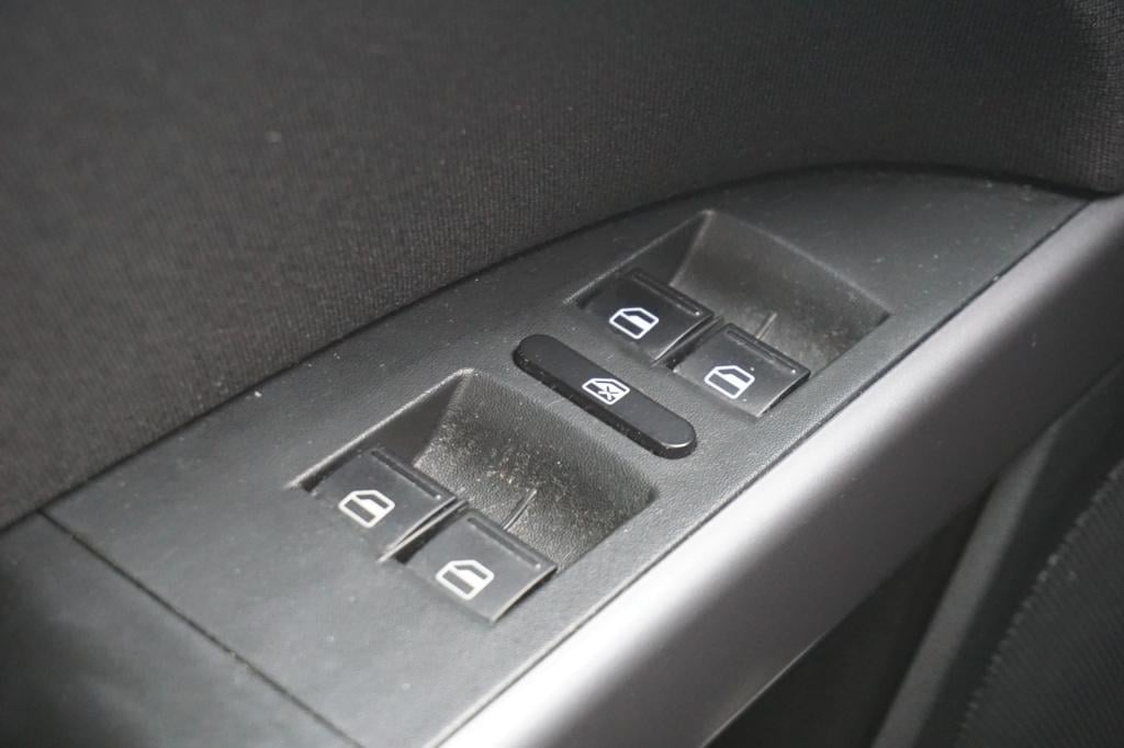 Seat Leon 1.4 tsi reference airco / navi / cruise / camera / stoelverw. / c