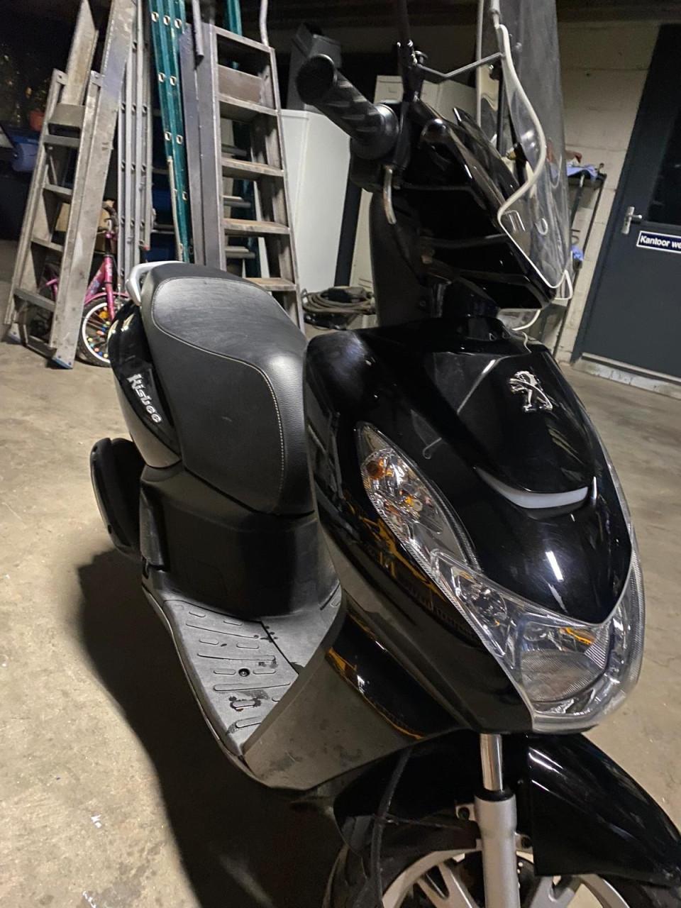 Peugeot Kisbee scooter