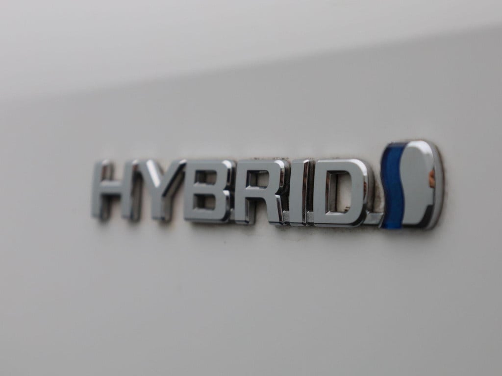 Toyota Corolla 2.0 hybrid dynamic | automaat | lmv | cruise control | stoel