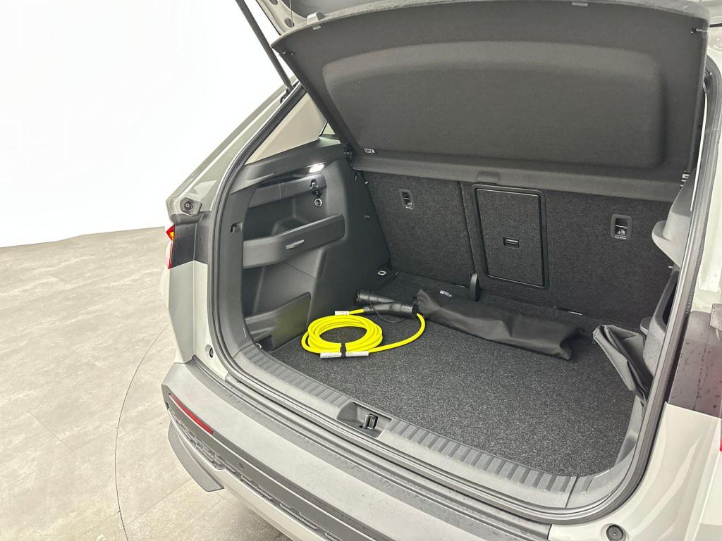 Skoda Elroq business edition tour elektromotor 150 kw / 204 pk