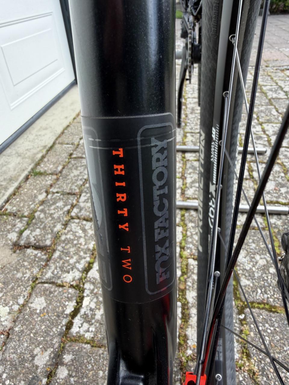 Cube full Suspension Stereo HPC 120  maat 21 inch.