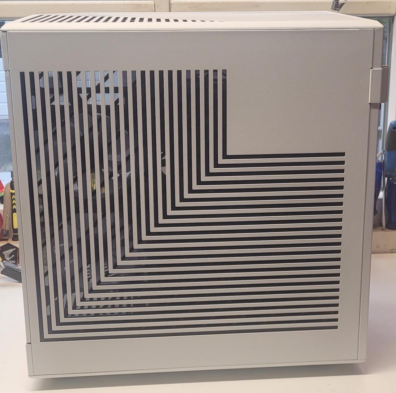 Refurbished gamePC/I5-12440/RTX 4070 Ti White Build/32GB RAM/RGB