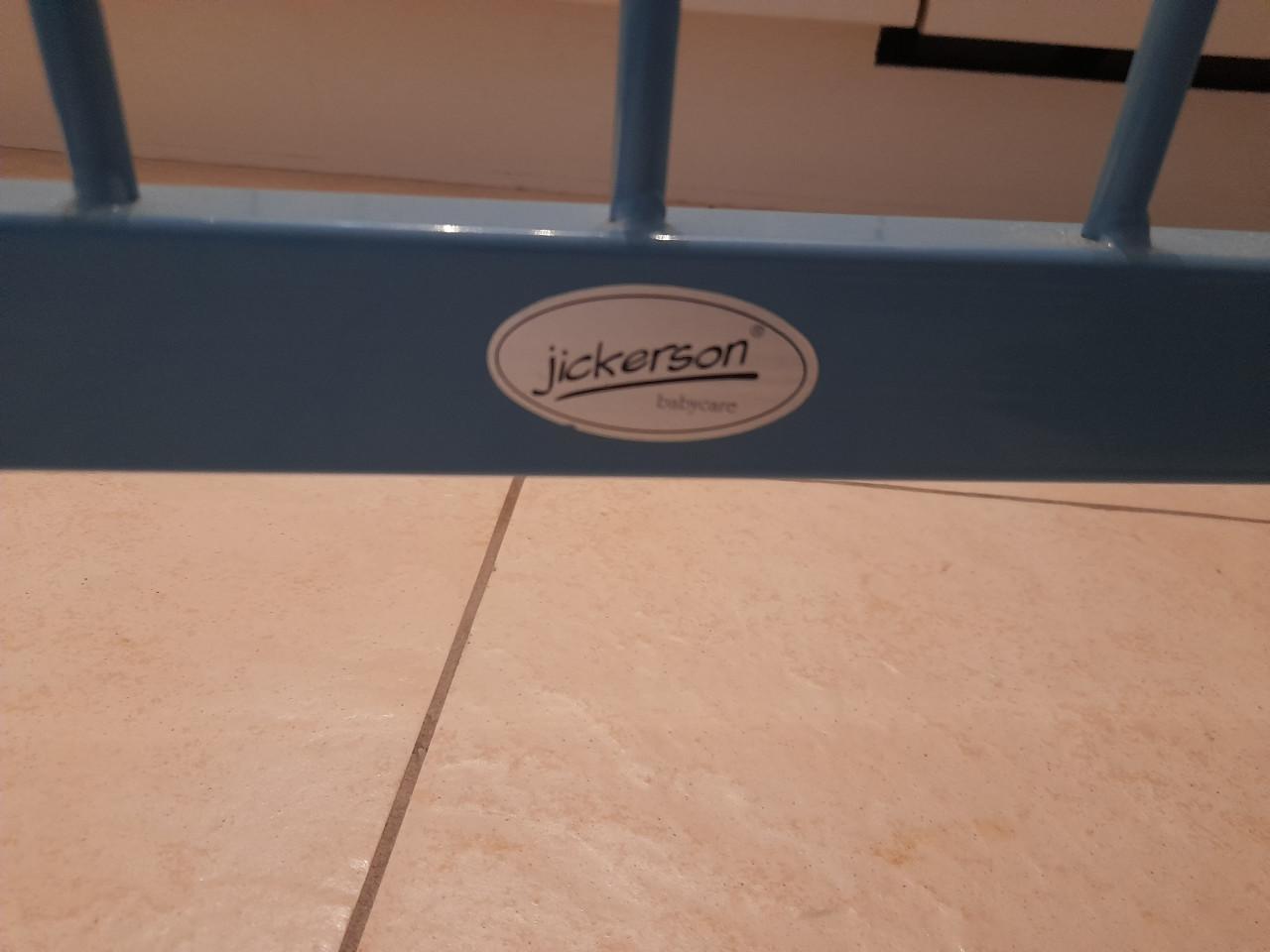 Jickerson ledikantje (in goede nette staat ) in hoogte verstelbaar!