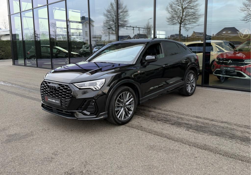 Audi Q3 sportback 35 tfsi 150pk s-tronic s-line | standkachel | black style