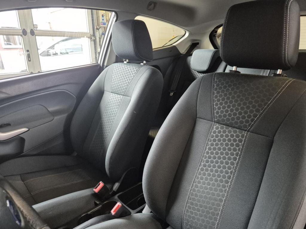 Ford Fiesta 1.4 titanium / automaat / origineel nl