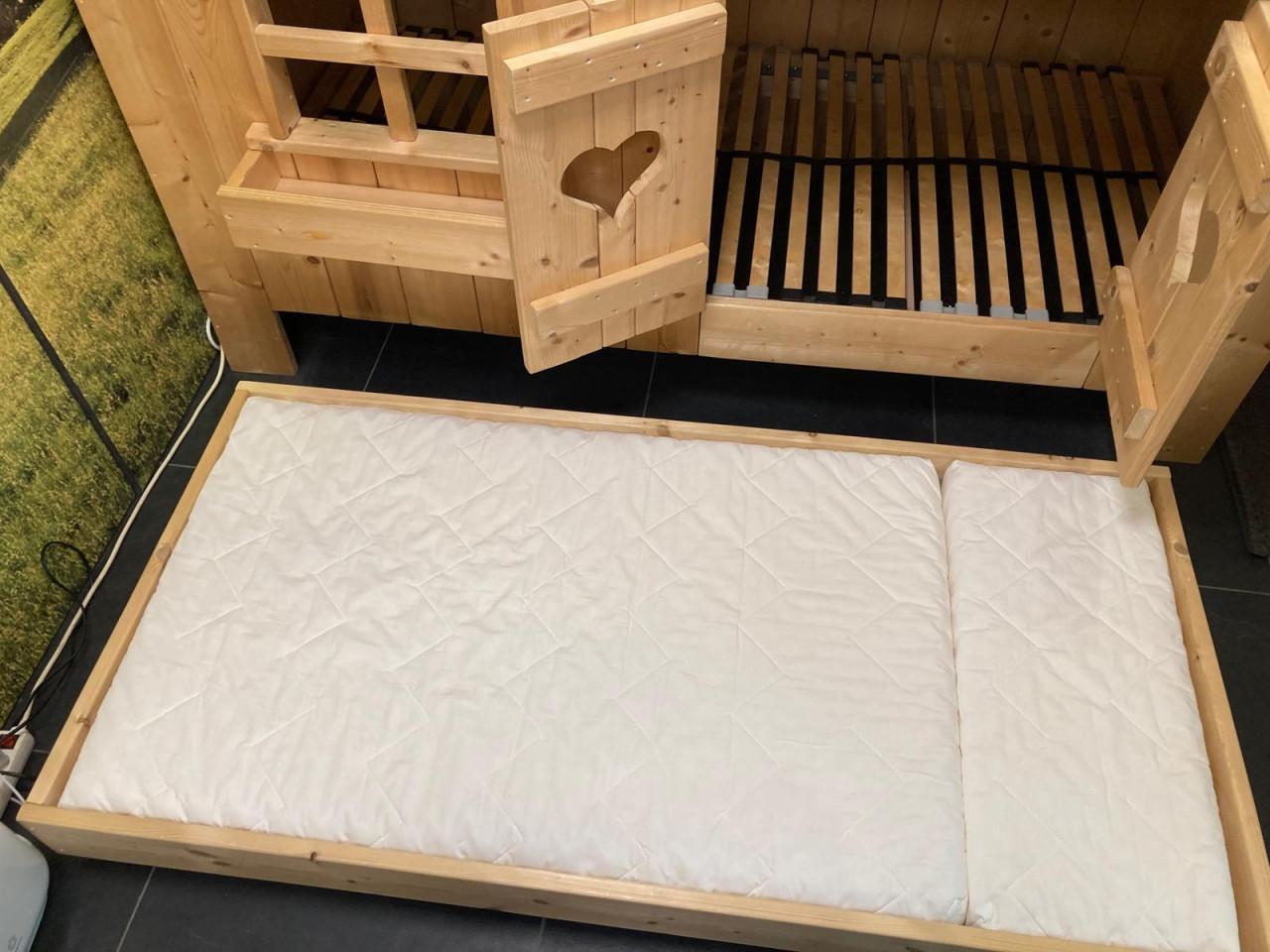 Kinderbed 200x90 Bedhuisje Huisbed stapelbed 3 persoons