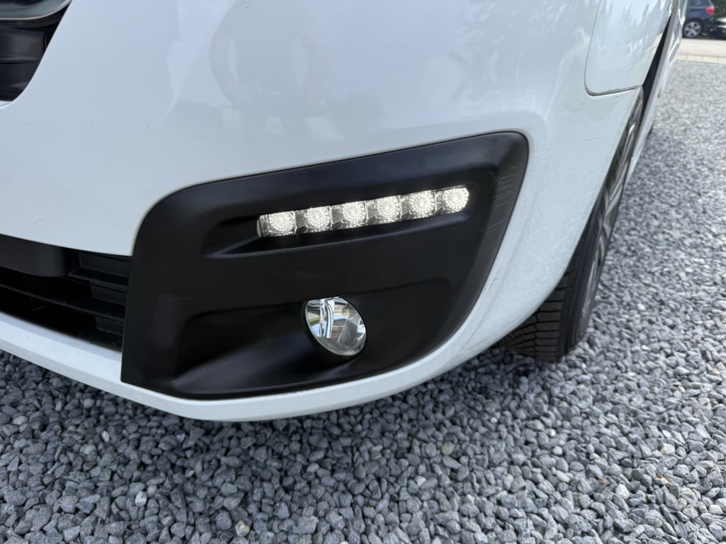 Peugeot Partner 120 1.6 bluehdi 75 l1 premium pack 3-zitter