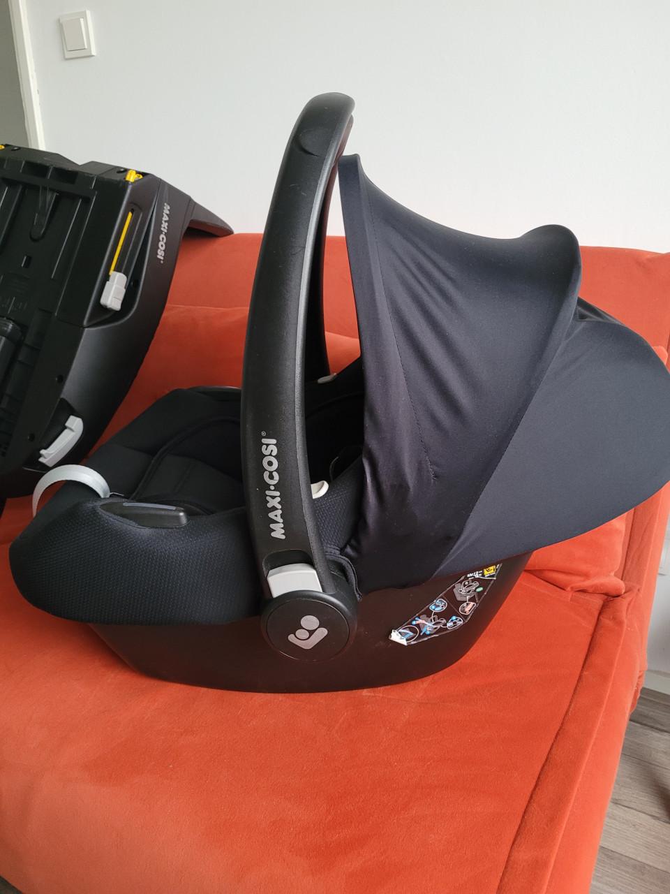 GERESERVEERD Maxi Cosi Tinca + Familyfix2