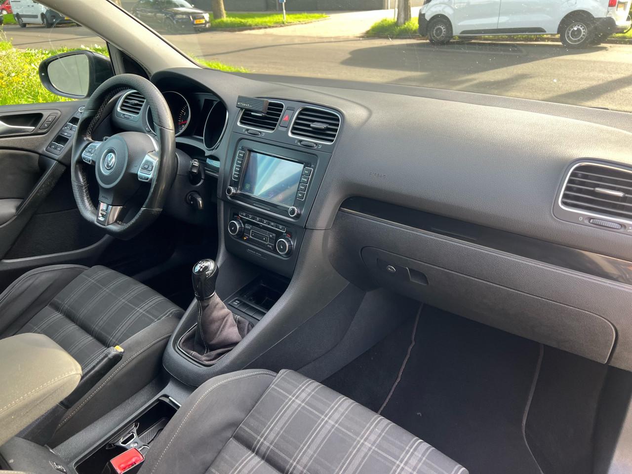 Volkswagen Golf 1.4TSI Highline black on black