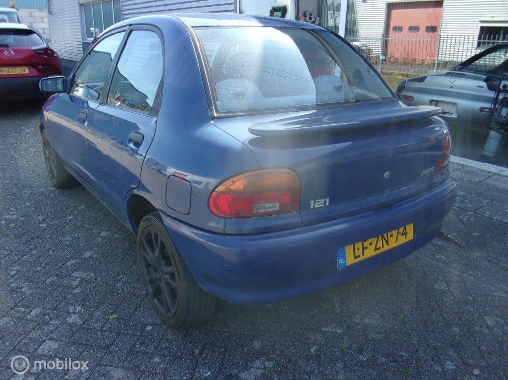 Mazda 121 1.3i glx