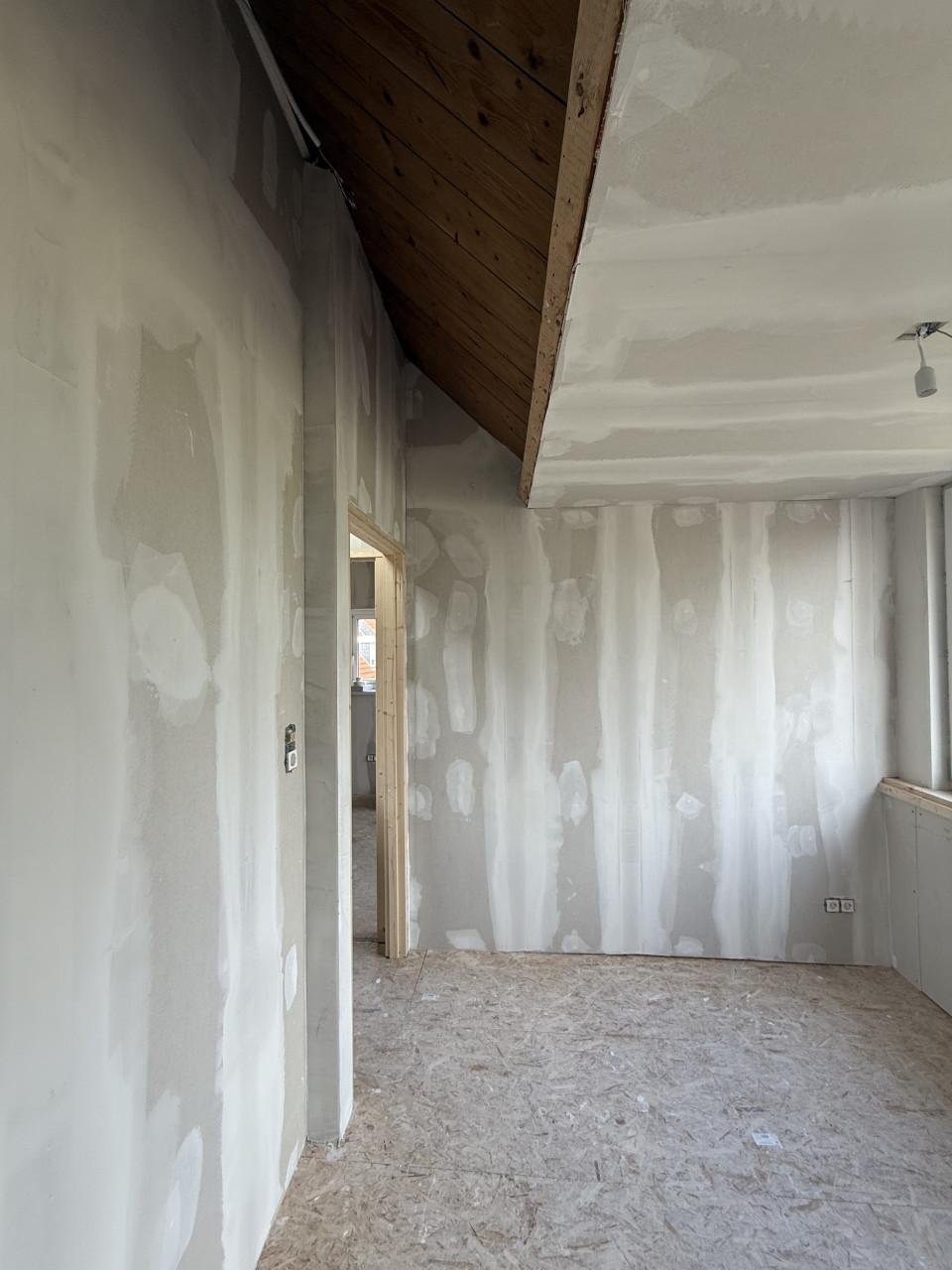 Naden smiren En Stukadoor Tel.0685004348