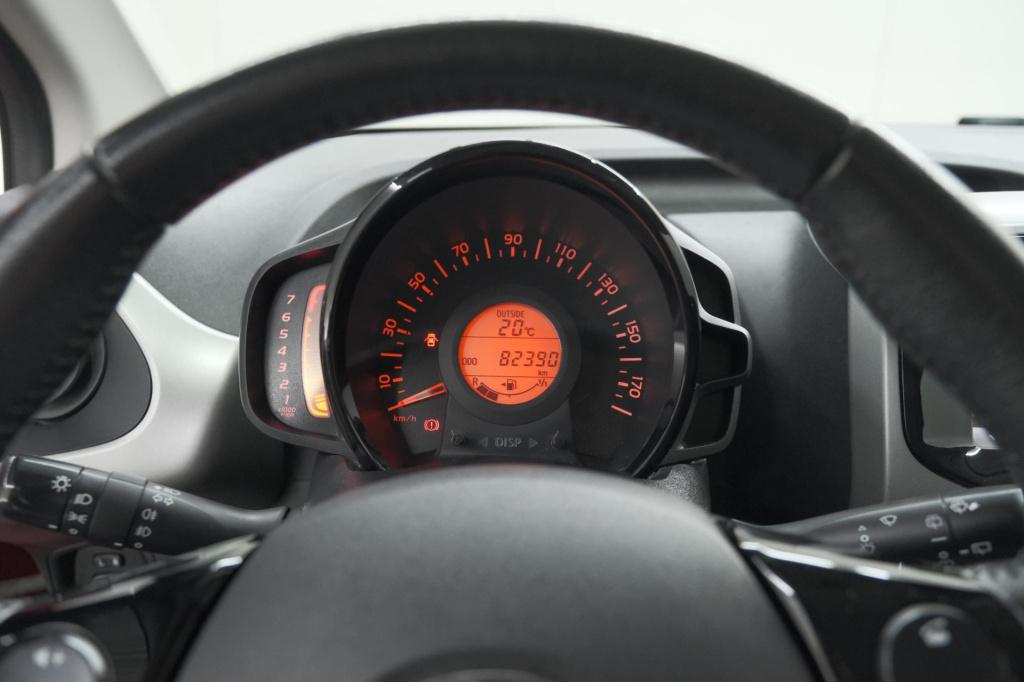 Toyota Aygo 1.0 vvt-i x-play | camera | airconditioning | allseasonbanden